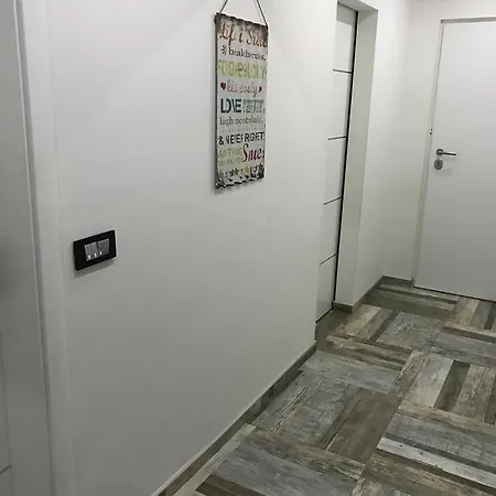 Ajla Apartment