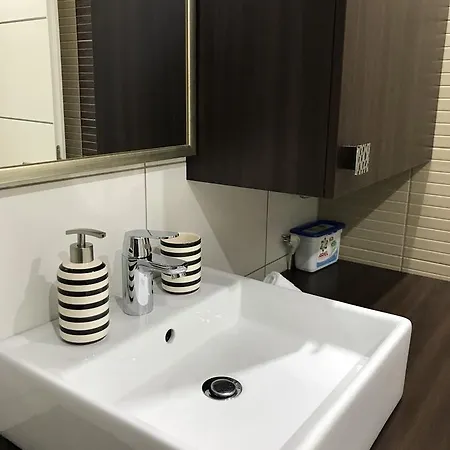 Ajla Apartment *